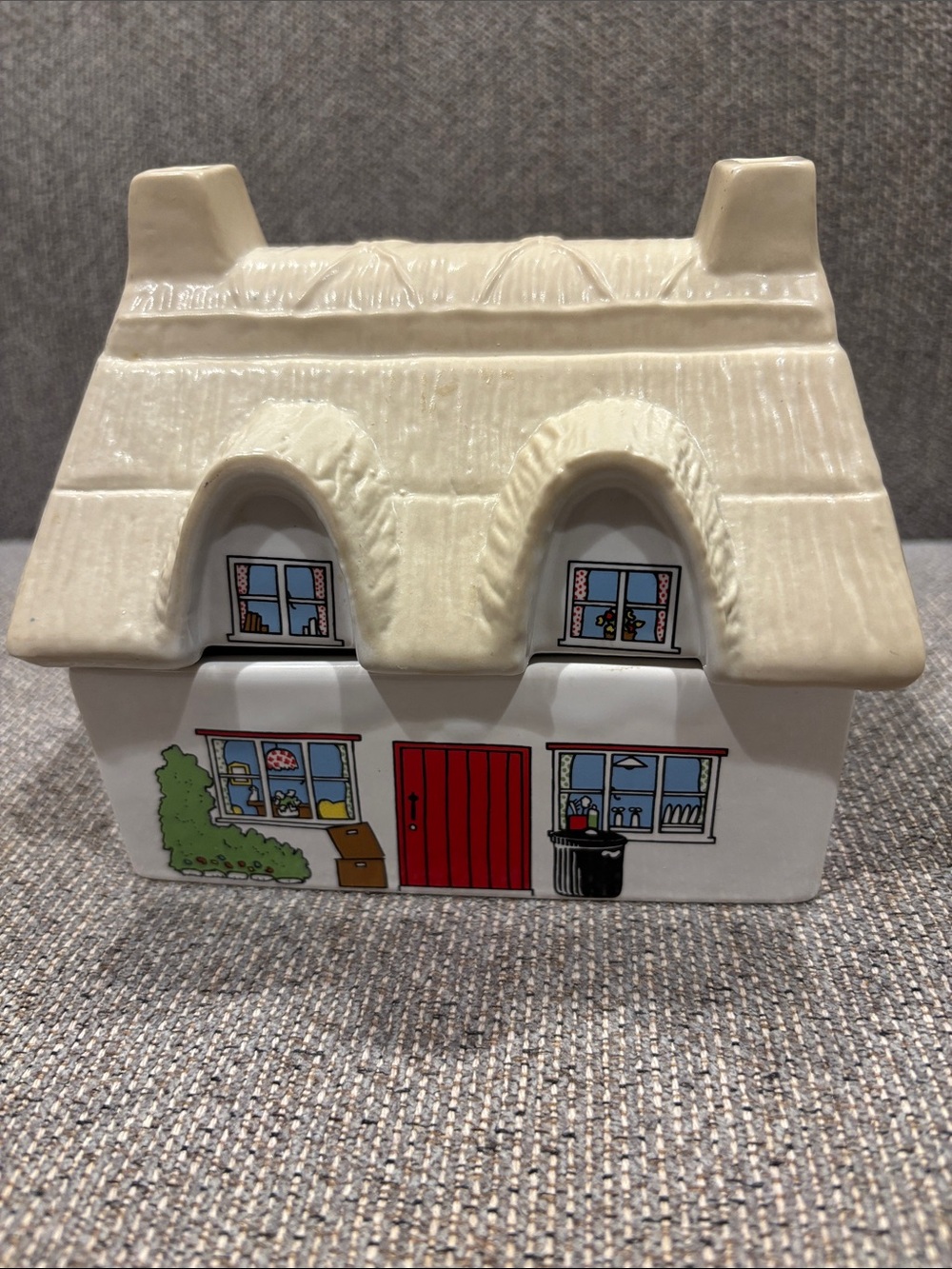 Village stores by Wade Ceramic Cottage Trinket Box with Red Door